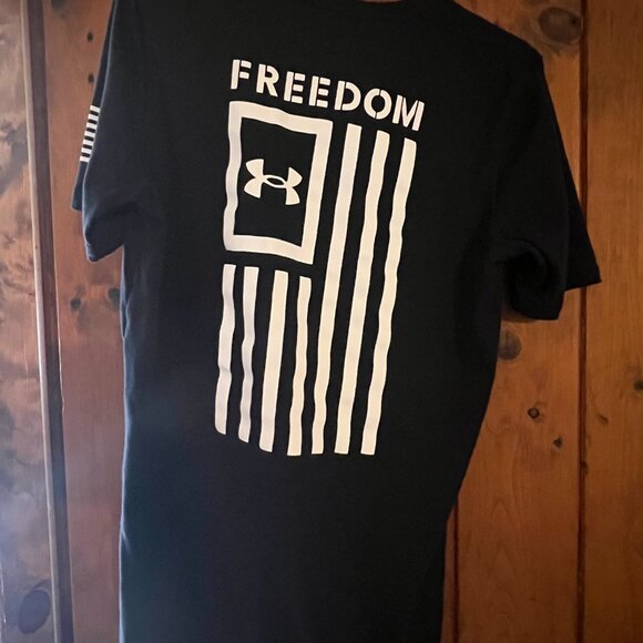 Under Armour Size Small - Picture 2 of 4